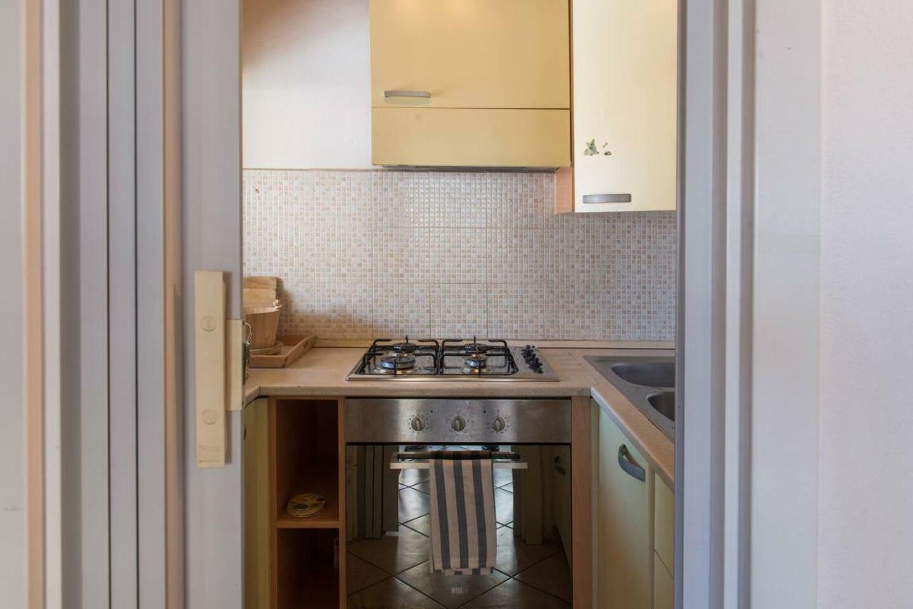 Altido Apt For 8 With Huge Terrace In Old Town Of Viareggio Esterno foto