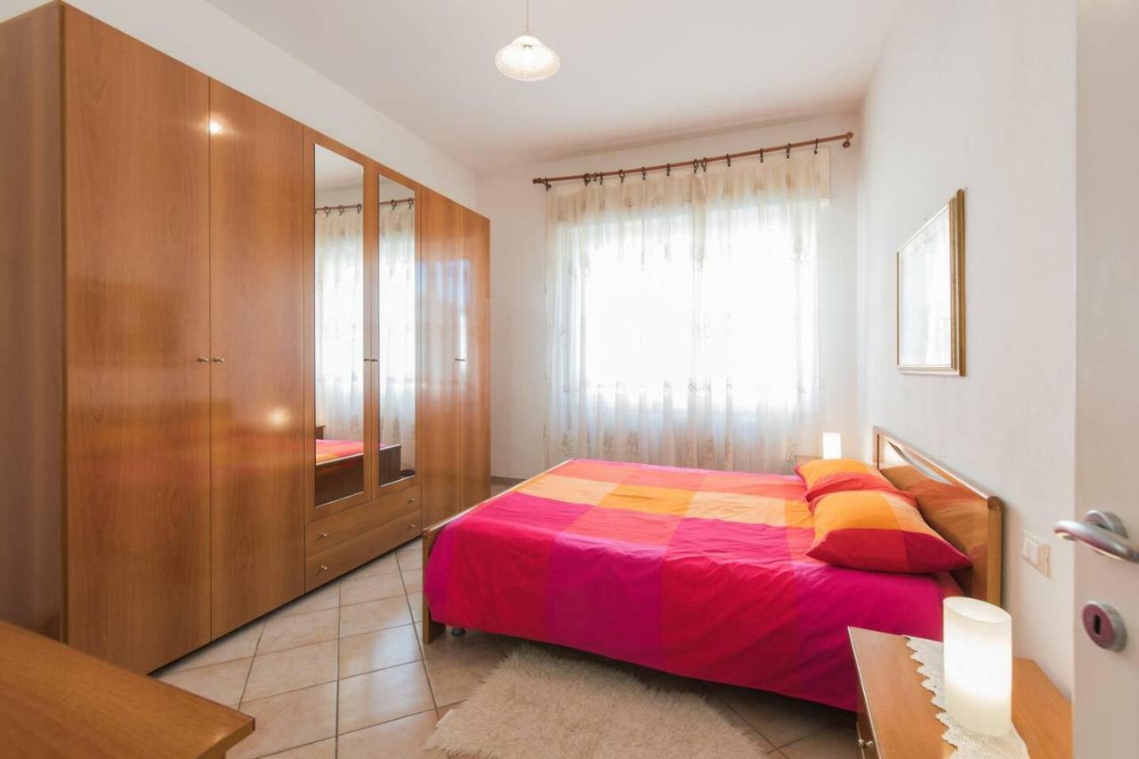 Altido Apt For 8 With Huge Terrace In Old Town Of Viareggio Esterno foto